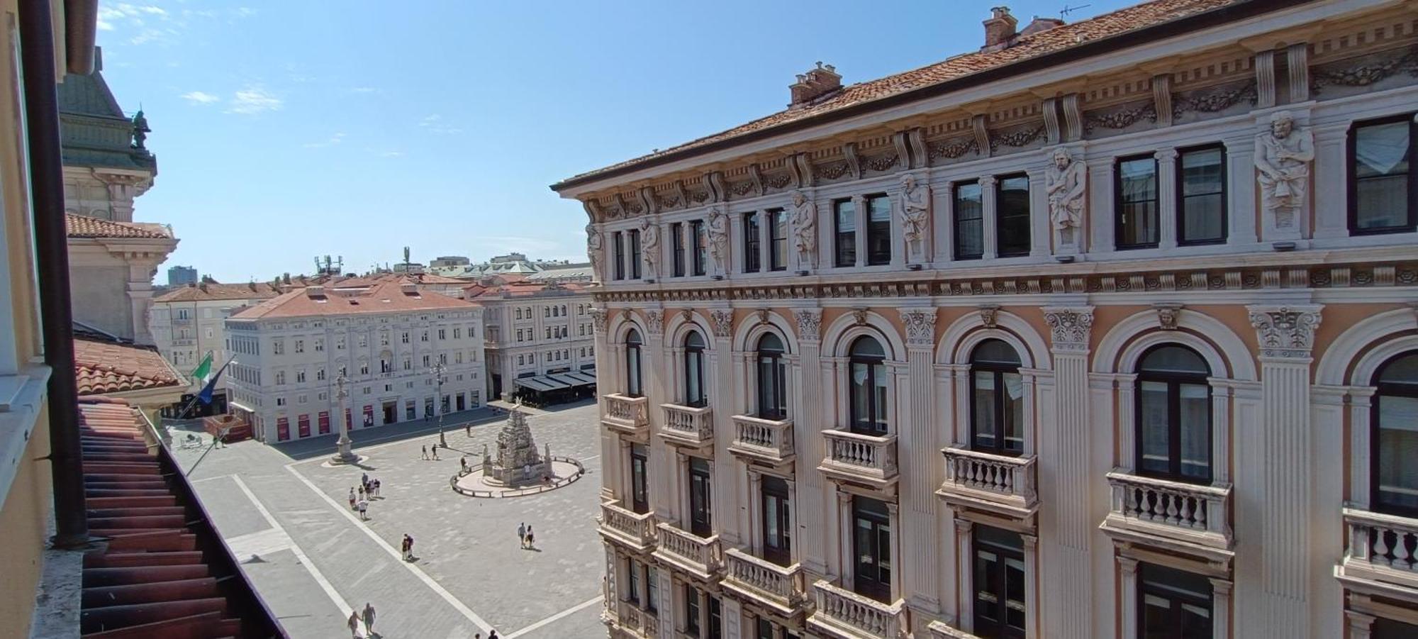 Casa Vacanze Trieste - Vista Piazza Unita المظهر الخارجي الصورة