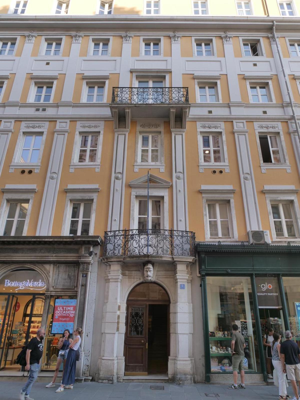 Casa Vacanze Trieste - Vista Piazza Unita المظهر الخارجي الصورة
