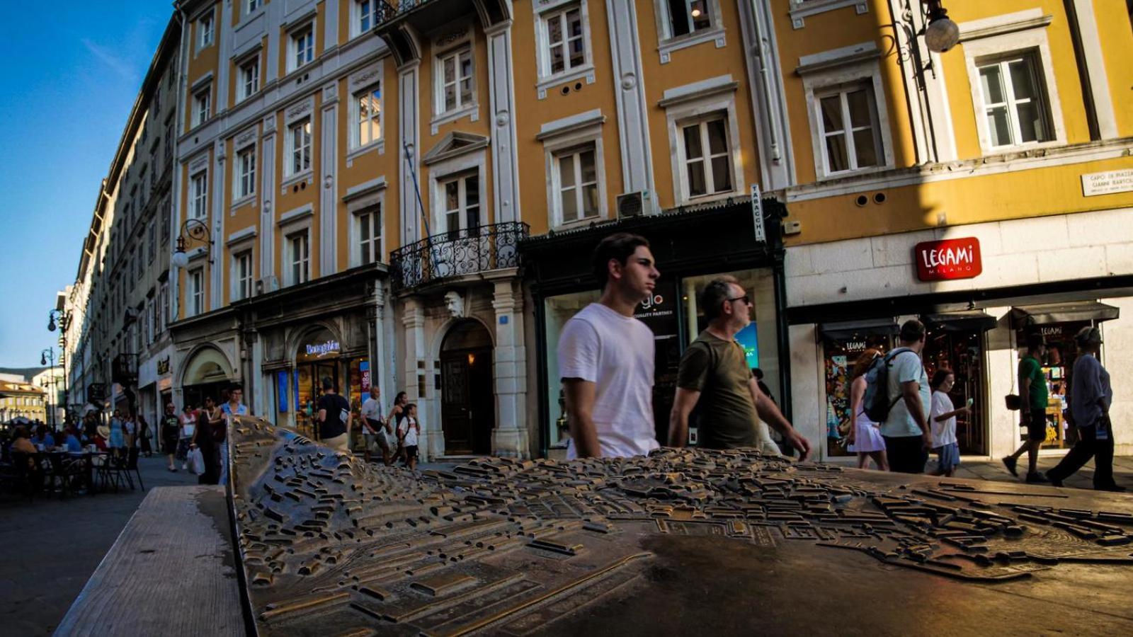 Casa Vacanze Trieste - Vista Piazza Unita المظهر الخارجي الصورة